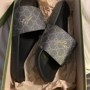 New Gucci Men's GG Supreme tigers slide sandal size 10